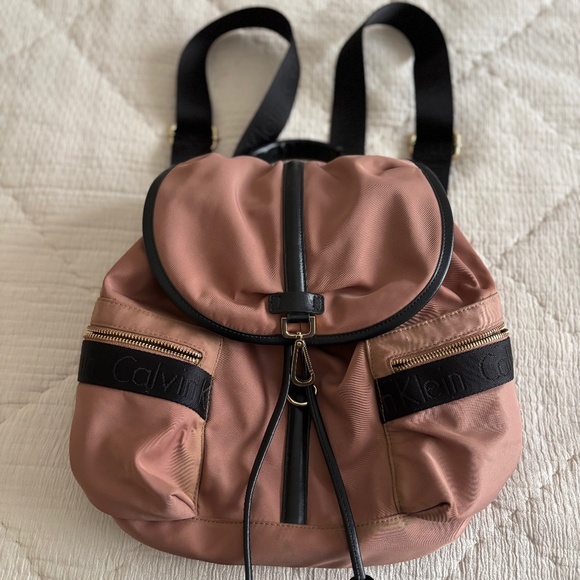 Calvin Klein Backpack for Your Everyday Needs. Lightness and Style - Picture 7 of 13